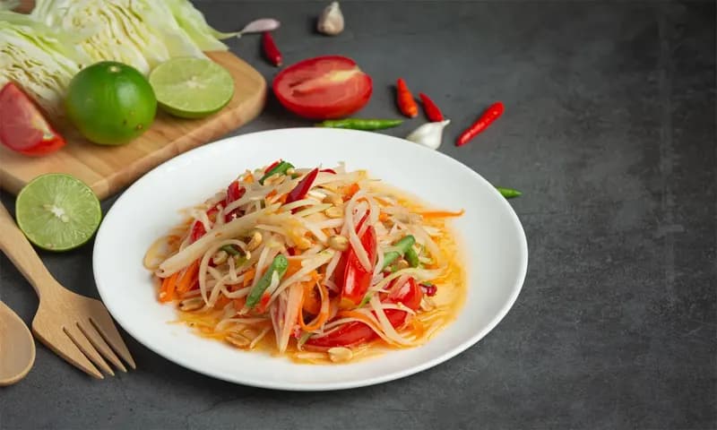 Resep Som Tam (Foto: Freepik/jcomp)