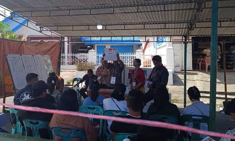 Suasana penghitungan suara di Tempat Pemungutan Suara (TPS) Pematangsiantar, Sumatra Utara (Sumut). (Foto: PARBOABOA/Ronald Sibuea)