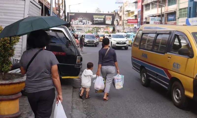 Ilustrasi Sedikitnya ruang untuk pejalan kaki di Pematangsiantar (Foto: PARBOABOA/Rizal Tanjung)