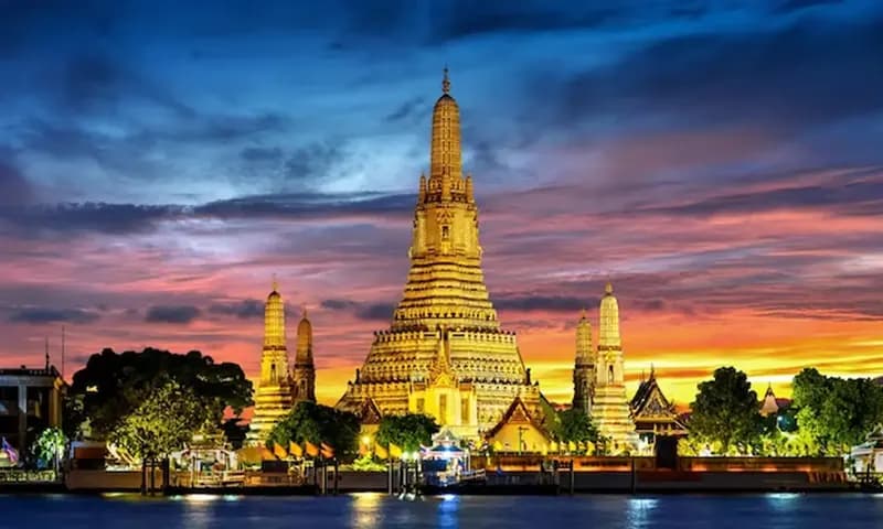 Mulai Juni 2023 nanti, Thailand membuat aturan baru dengan memberlakukan uang masuk bagi wisatawan asing sebesar 150-300 Baht atau senilai Rp65-130 ribu tergantung transportasi yang digunakan wisatawan. (Foto: Freepik)