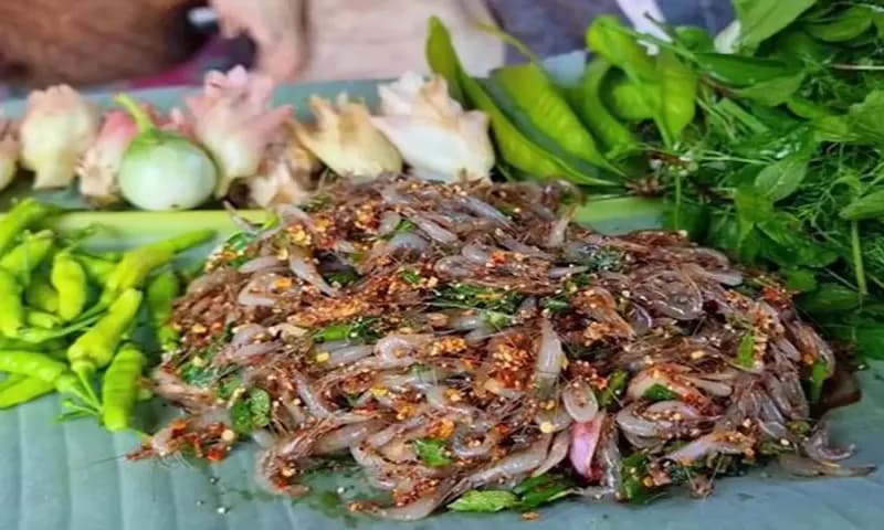 Udang loncat atau dancing shrimp khas Thailand (Foto: Pinterest/@aianbarbie)