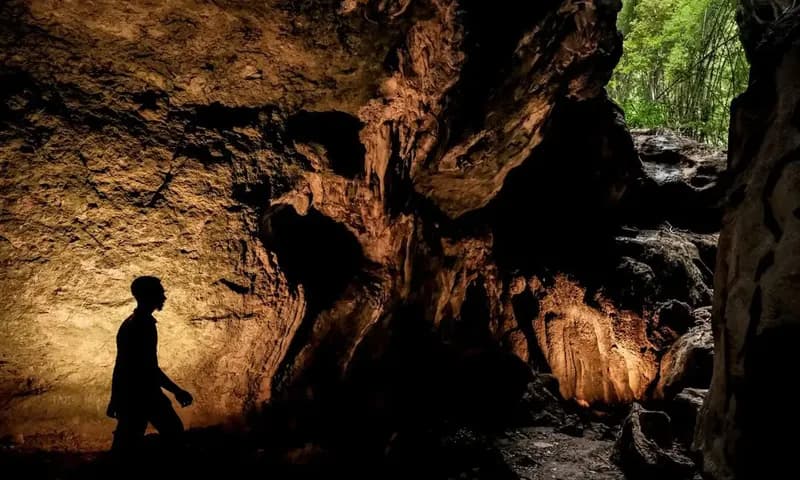 Menteri Pariwisata dan Ekonomi Kreatif, Sandiaga Salahudin Uno mengatakan, objek wisata Gua Batu Cermin menjadi alternatif wisata di Labuan Bajo, Nusa Tenggara Timur . (Foto: Kemenparekraf)