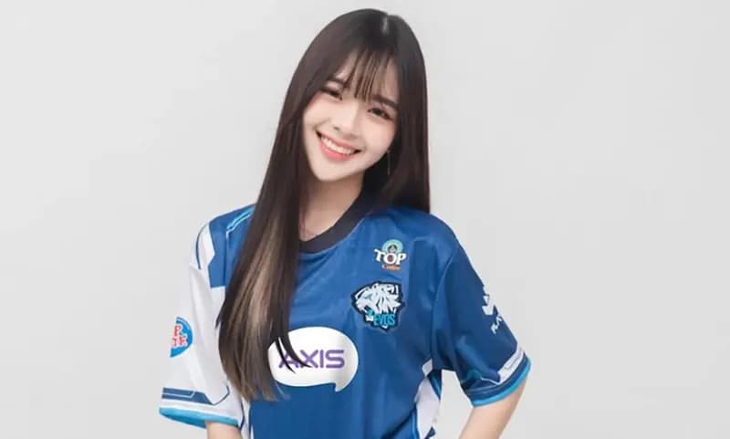 Cindy Yuvia (Instagram : @cindyyuvia)