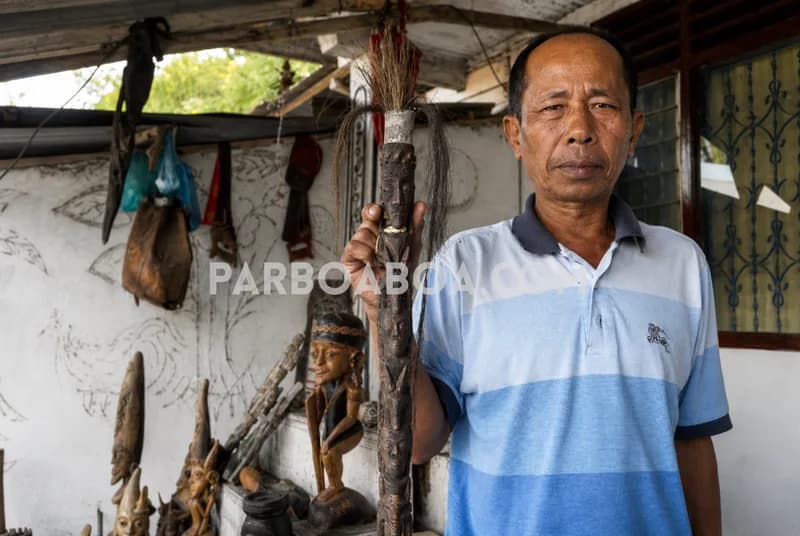 Tongkat tunggal panaluan dahulu digunakan dalam praktik ritual oleh seorang datu (Foto: Altamis/PARBOABOA)