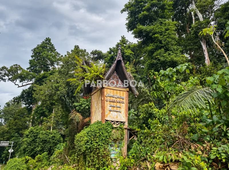 Tugu selamat datang di kawasan Rimbo Panti (Foto/Hikmah/PARBOABOA)