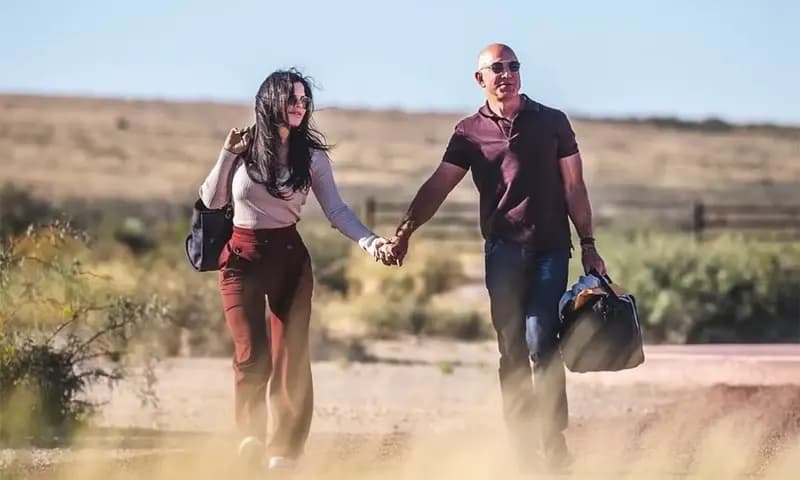 Pernikahan Jeff Bezos dan Lauren Sanchez mendapat kritikan dari aktivis lingkungan di Venezia (Foto: IG/@jeffbezos)