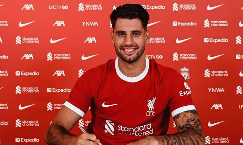 Liverpool mengumumkan penandatanganan kontrak dengan Dominik Szoboszlai pada Minggu (2/7/2023) petang waktu setempat. Gelandang berkebangsaan Hongaria ini didatangkan dari RB Leipzig dengan nilai transfer sebesar £60 juta. (Foto: Instagram/@liverpoolfc)