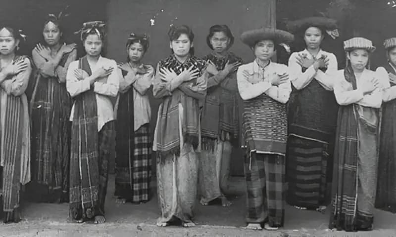 Opera Batak tempo dulu. (Foto: Arsip Opera Batak: Antara Kognisi dan Literasi oleh Thompson Hs)