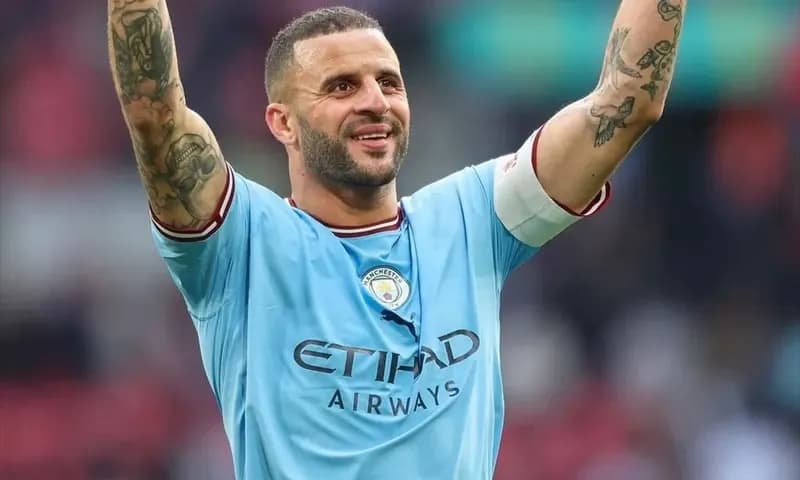 Masa depan Kyle Walker bersama Manchester City tampaknya akan berakhir dalam waktu dekat. Oleh karena itu, AC Milan kabarnya tertarik merekrutnya pada bursa transfer musim panas mendatang. (Foto: Instagram/@kylewalker2)