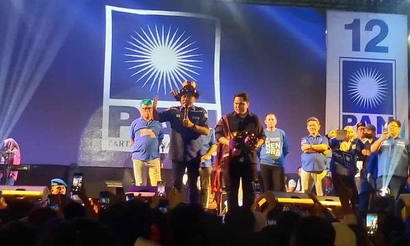 Ketua Umum Partai Amanat Nasional (PAN) mendukung Erick Thohir maju sebagai Ketua Umum PSSI. Hal ini disampaikannya saat acara PAN di GOR Pemprov Sumut Jalan Pancing Medan, Selasa (17/1/2023) malam. (foto: Parboaboa/Ari Bowo)