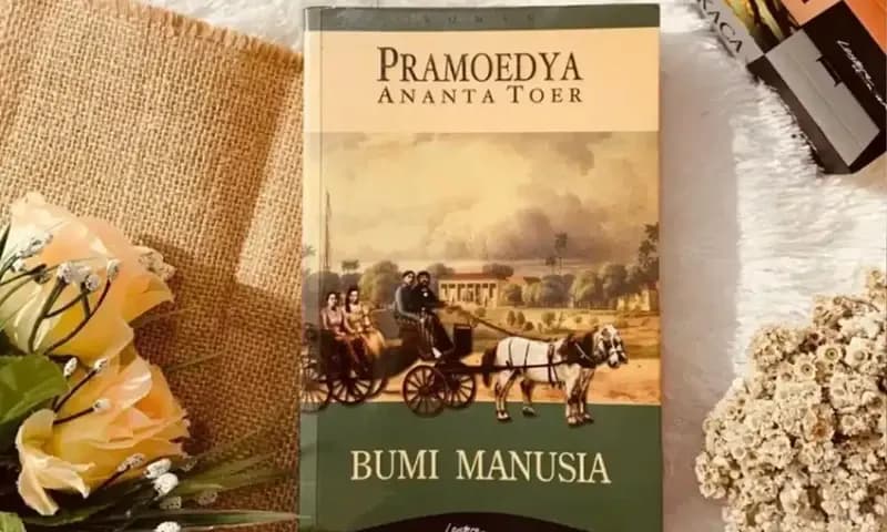 Novel Bumi Manusia karya Pramoedya Ananta Toer. (Foto: Instagram/@lanraujay)