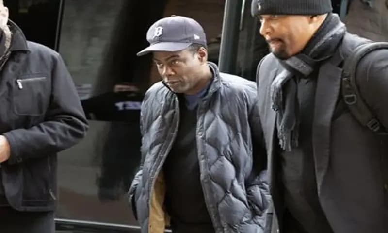 Chris Rock saat akan tampil di acara komedi di Boston, AS. Ia akhirnya angkat bicara setelah beberapa hari bungkam usai ditampar oleh Will Smith di ajang Academy Awards. AP