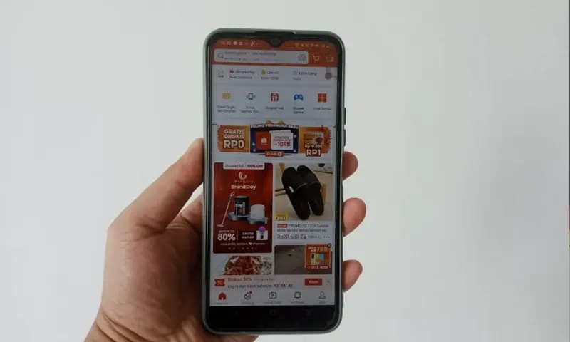 Ilustrasi E-Commerce Wajib Pungut Pajak. (Foto: Parboabo/Norben Syukur)