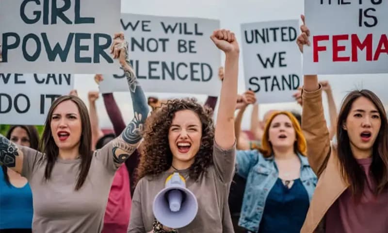 Ribuan perempuan di Islandia lakukan aksi protes nasional di pusat kota ReykjavÃk, pada Selasa (24/10/2023). (Foto: iStock)