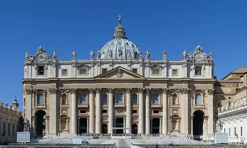 Salah satu Gereja terbesar di dunia, St. Peter’s Basilica yang berada di kota Vatican (dok: wikipedia.org)