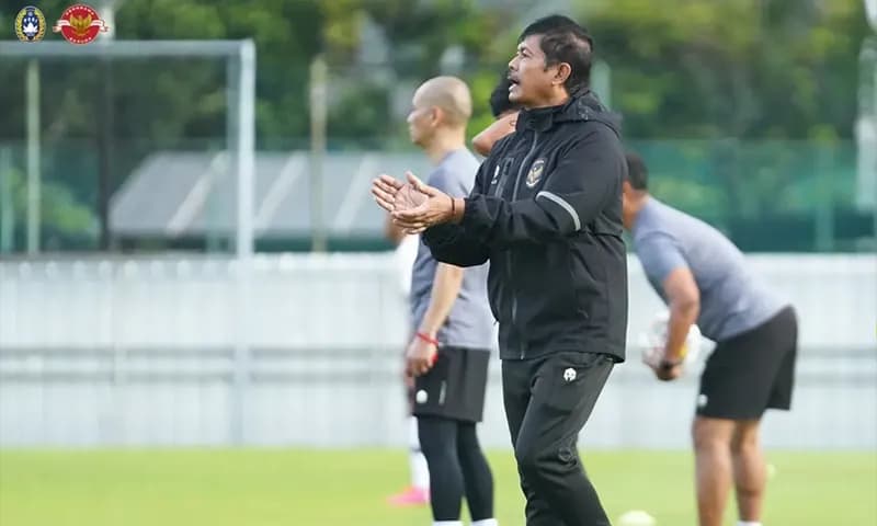 Pelatih Timnas Indonesia U-22, Indra Sjafri, telah memulangkan 17 pemain dari pemusatan latihan (TC) proyeksi SEA Games 2023. Dua di antaranya adalah Sutan Diego Armandoondriano Zico dan Rendy Juliansyah. (Foto: Instagram/@pssi)