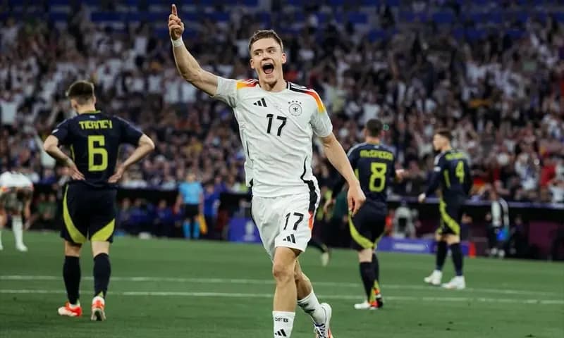 Real Madrid harus menelan kekecewaan dalam upaya mereka merekrut bintang muda Bayer Leverkusen, Florian Wirtz. Pemain berusia 21 tahun yang tengah membela Timnas Jerman di Euro 2024 itu memilih untuk tetap berkarier di negaranya sendiri. (Foto: Instagram/