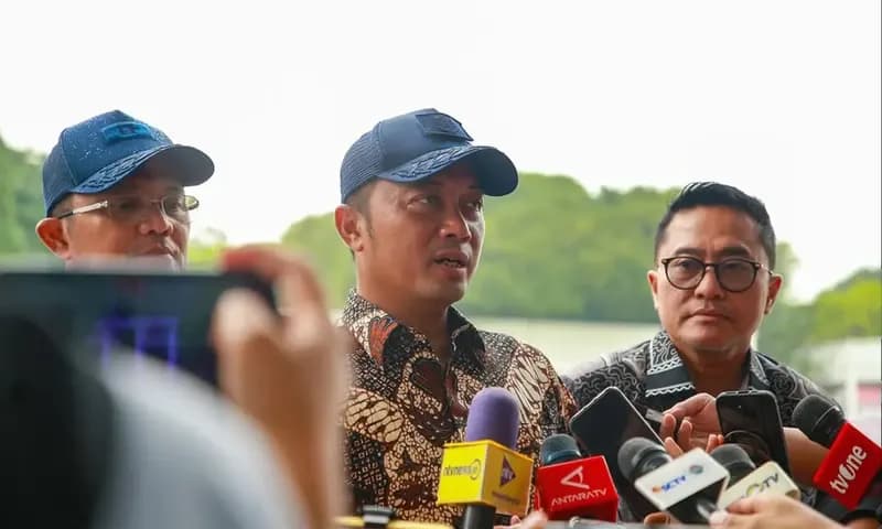 Mensesneg Prasetyo Hadi mengaku sudah meminta BPMI berkomunikasi dengan pihak CNN Indonesia untuk mencari solusi terkait persoalan pencabutan kartu pers milik jurnlis CNN (Foto: IG/@kemensetneg.ri)