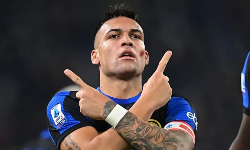 Lautaro Martinez, selain turut andil membantu Inter Milan meraih poin, juga kini berada di ambang menciptakan sejarah dengan memecahkan rekor bersama Nerazzurri. (Foto: Instagram/@inter)