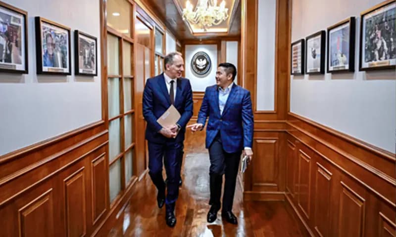 Sekretaris Kabinet Teddy Indra Wijaya bersama Duta Duta Besar Prancis untuk Indonesia Republik Indonesia, bahas persiapan kedatangan Macron. (Foto: BPMI Setpres)