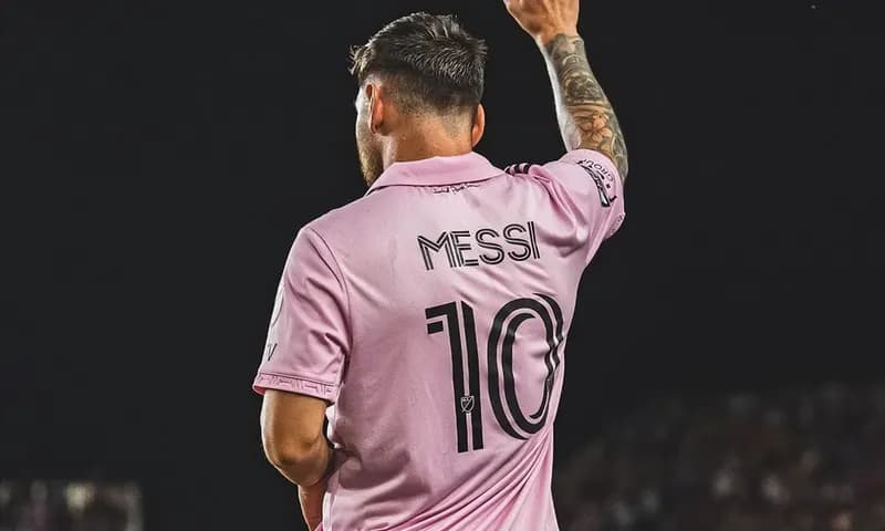 Lionel Messi telah mencatat prestasi luar biasa dengan melampaui Cristiano Ronaldo sebagai pesepak bola aktif dengan koleksi Rekor Dunia Guinness terbanyak. (Foto: Instagram/@intermiamicf)