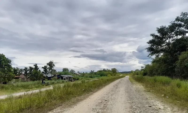 Pemerintah Kota Pematang Siantar masih belum melanjutkan pengerjaan Outer Ring Road dikarena kan masih tahap pengambil alihan aset hingga kini, Kamis (11/05/2023). (Foto : PARBOABOA/Halima)