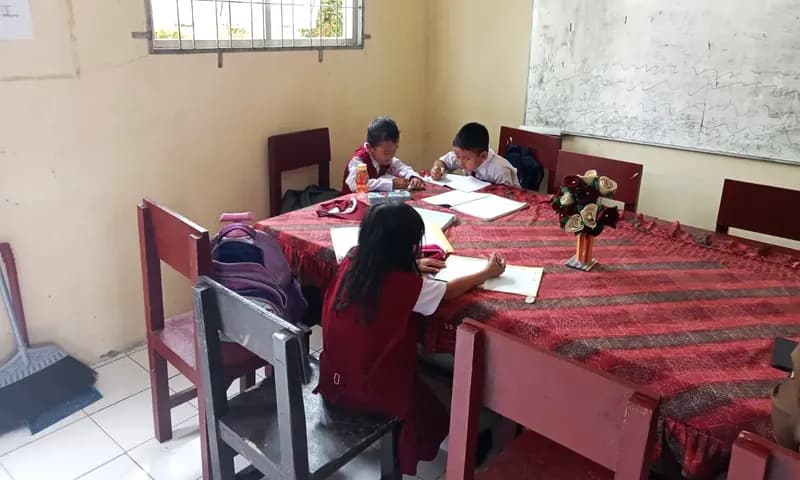 SDN 163080, merupakan salah satu sekolah di Tebing Tinggi yang tidak memiliki tenaga pustakawan khusus menjaga perpustakaan sekolah. (Foto: Parboaboa/Ansori)