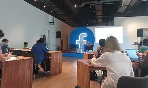 Kepala Kebijakan Misinformasi APAC Meta, Alice Budisatrijo mengatakan, pihaknya akan melakukan tiga upaya melawan misinformasi atau berita palsu di Facebook atau Meta. (Foto: Parboaboa/Apri)