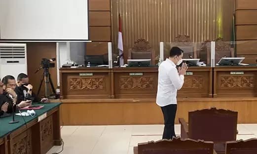 Terdakwa Arif Rachman menjalani sidang kasus pembunuhan Brigadir J, terdakwa divonis 10 bulan penjara oleh Majelis Hakim PN Jakarta Selatan. (PARBOABOA/Pras)