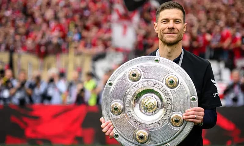Xabi Alonso baru-baru ini mengungkapkan alasannya memilih bertahan di Bayer Leverkusen, menegaskan fokusnya untuk melanjutkan kesuksesan yang telah diraih klub pada musim lalu. (Foto: Instagram/@bayer04fussball)