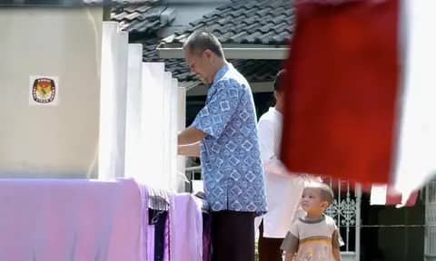 Romantisme Masa Lalu Orasi Kampanye Pemilu