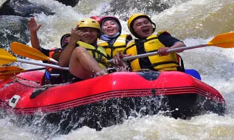 Sejarah Olahraga Air Ekstrem Rafting, dan Juga Manfaatnya!