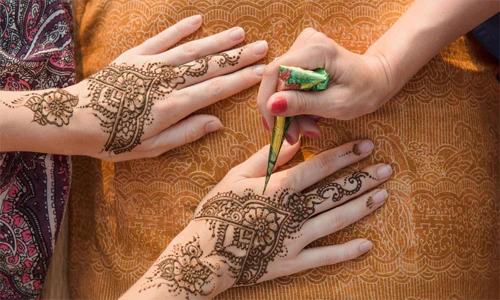 Henna tangan