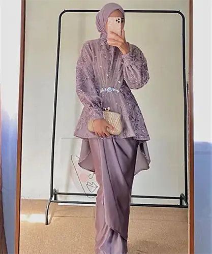 model kebaya simple tapi mewah untuk wisuda