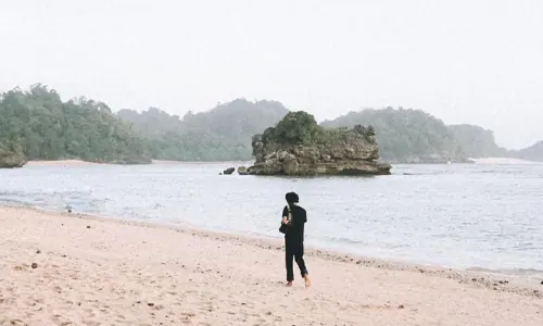 pantai banyu meneng