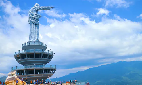 patung yesus toraja