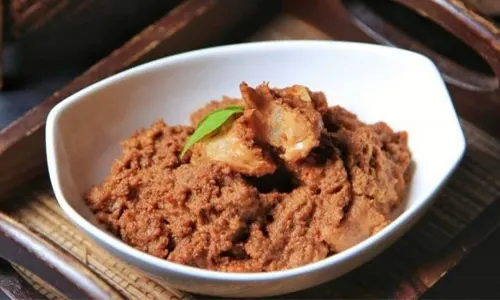 rendang babi