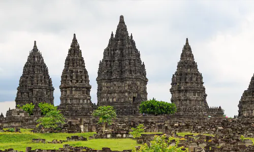 tempat bersejarah di indonesia